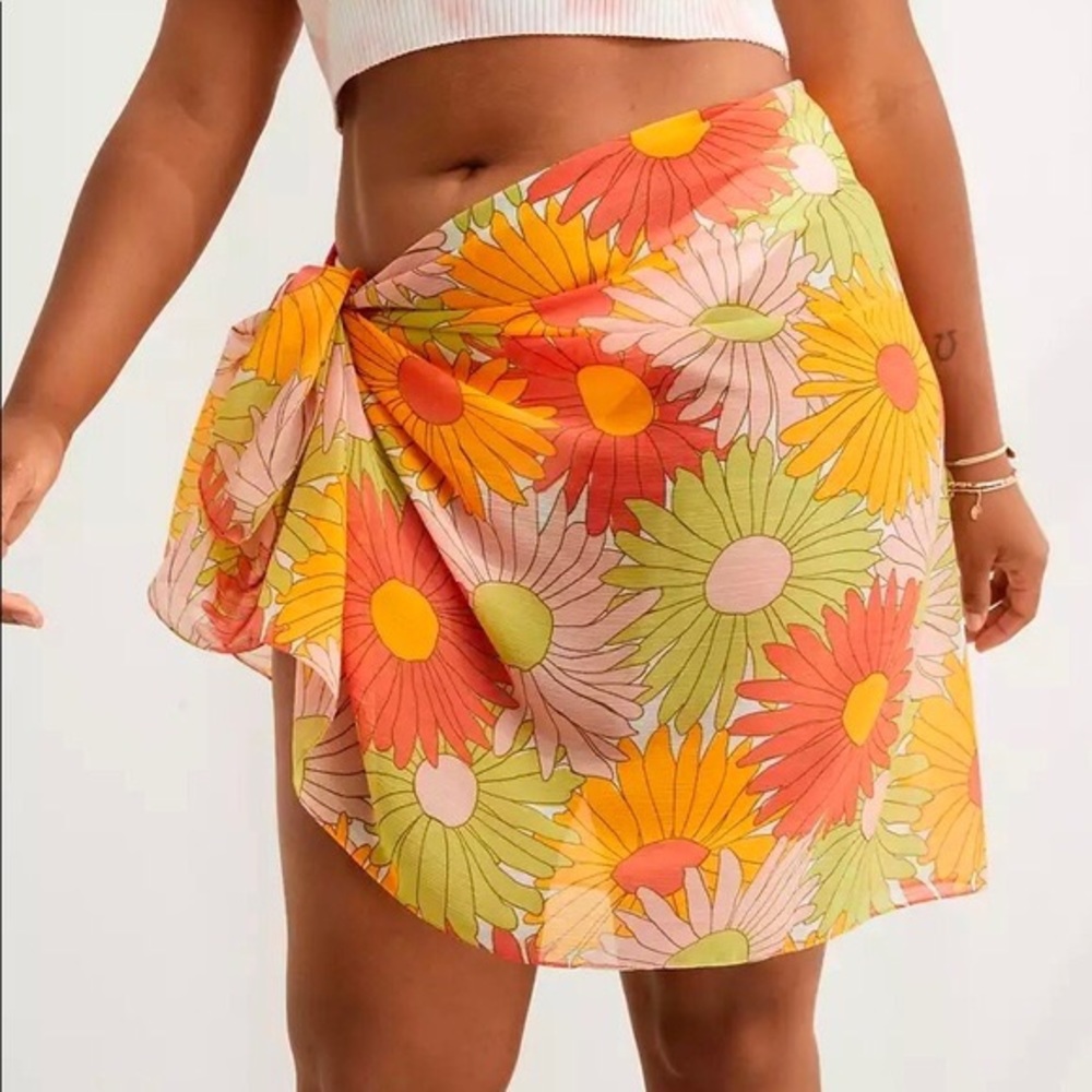 🆕 Aerie Swim Sarong in Quartz Pink / Floral
